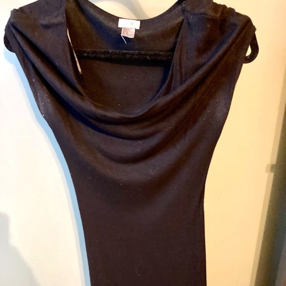 Drop Neck Short Sleeve Black Dress